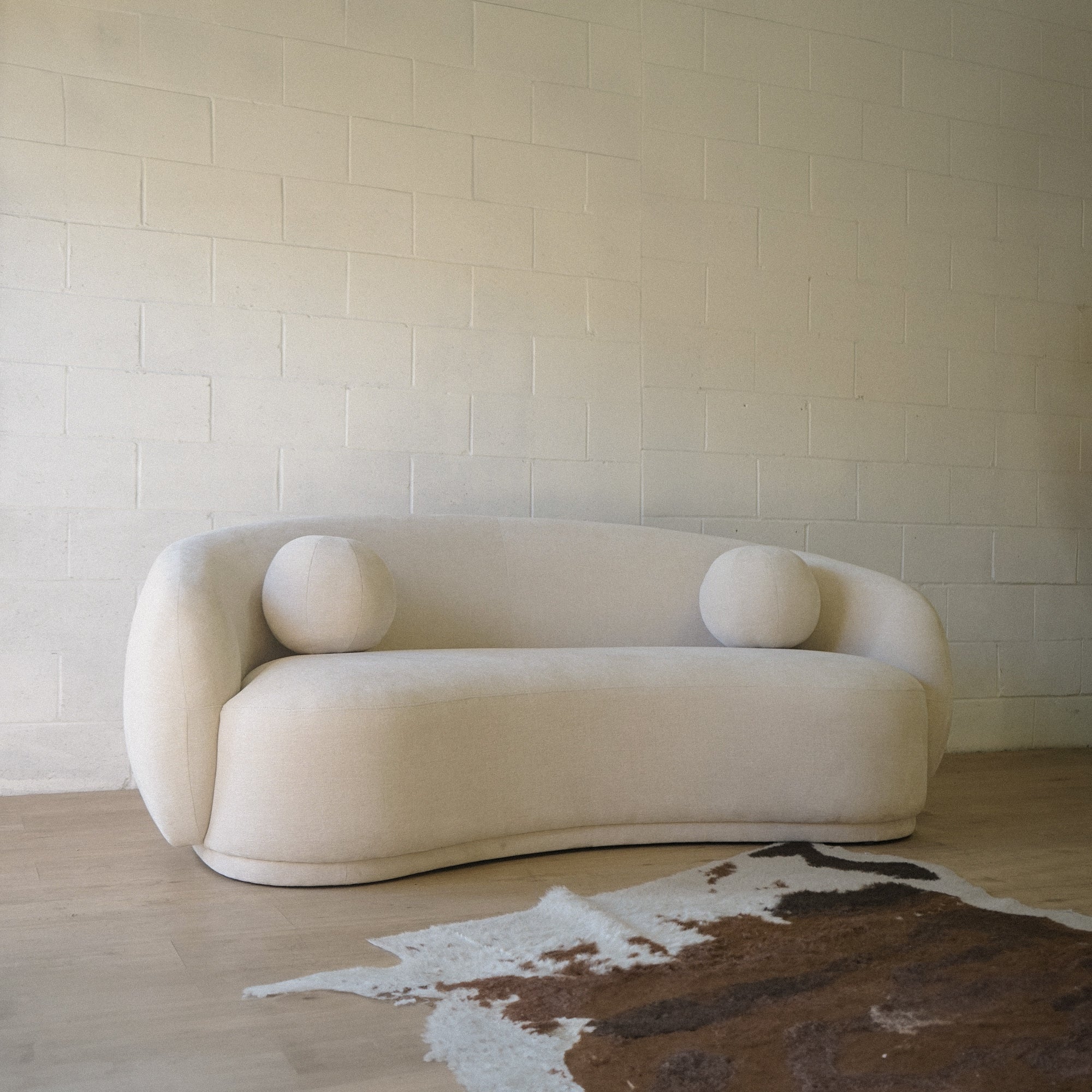 VDL Design Comfy Couch Loveseat